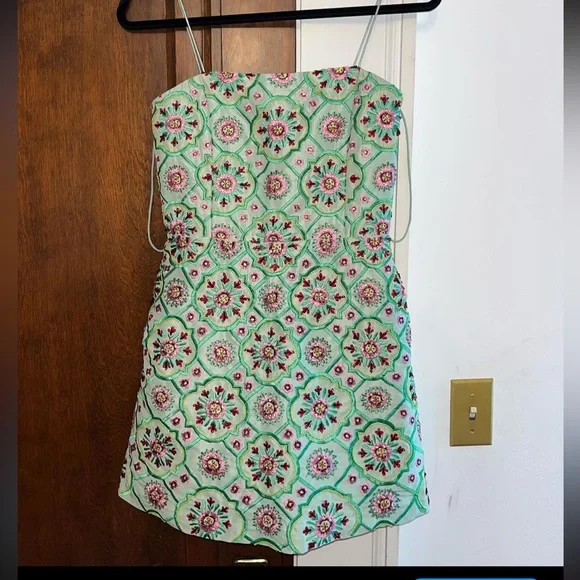 ALICE + OLIVIA Lawrence embroidered dress! - Picture 4 of 7